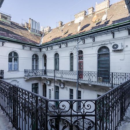 Bpr R20 Studio Home With A/C Budapest Exterior photo