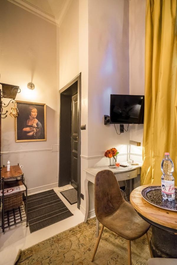 Bpr R20 Studio Home With A/C Budapest Exterior photo